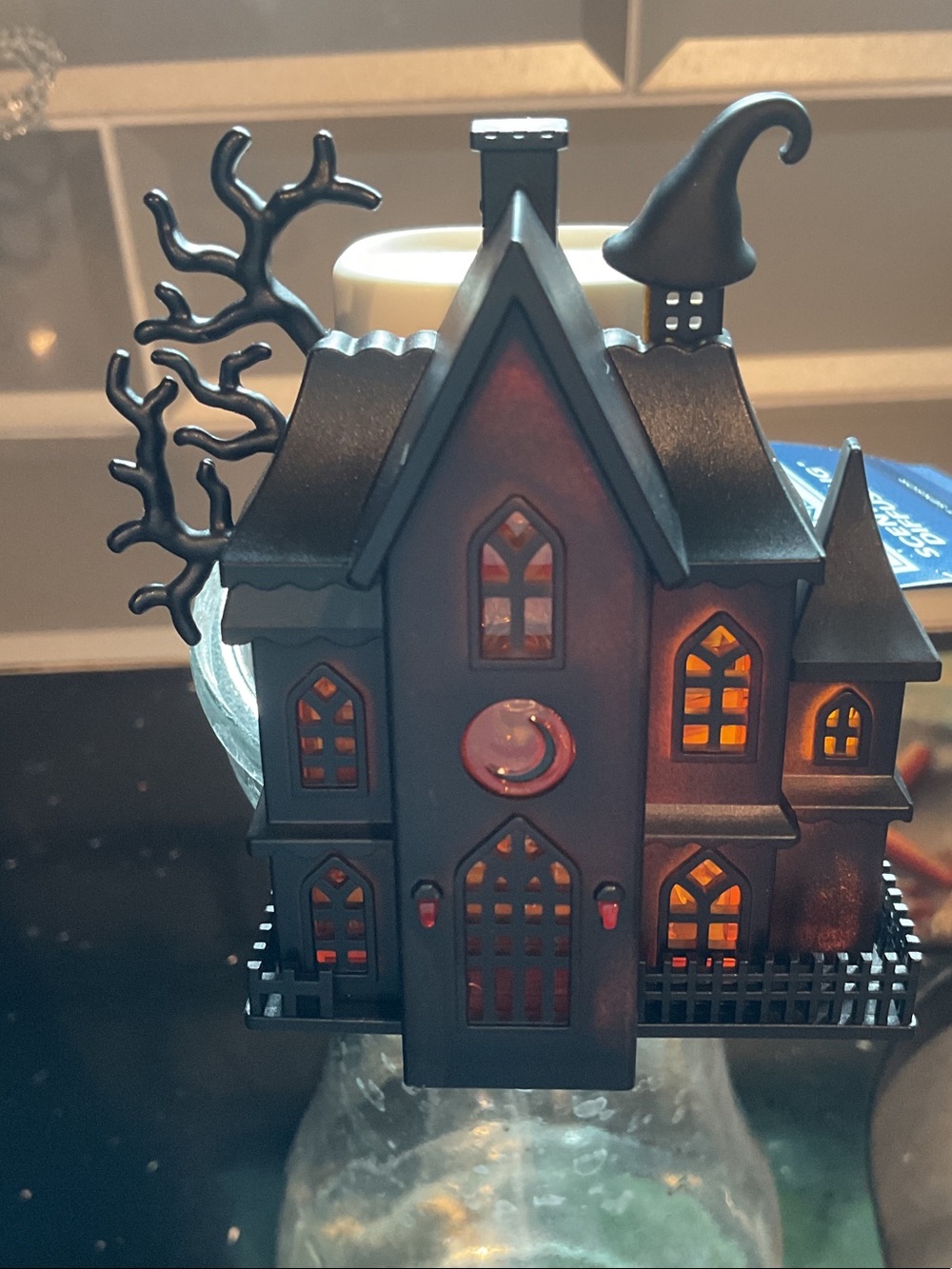 NWT Yankee Candle haunted house